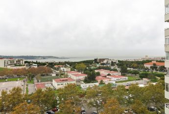 4 Bedroom Apartment with a view, Restelo, Lisboa
