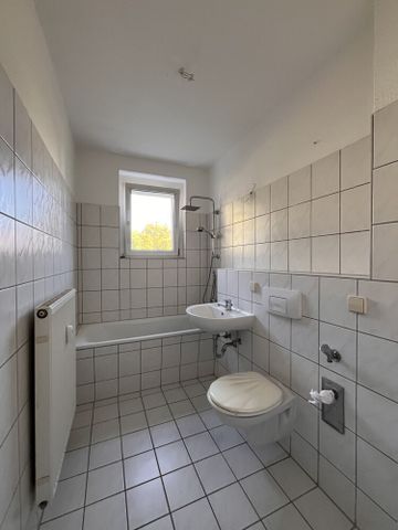 Renovierte 2-Zi.-Wohnung mit Balkon, im Erdgeschoss - Photo 3