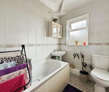 2 bedroom semi-detached house to rent - Photo 2