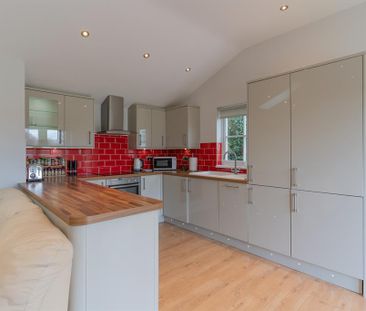2 bedroom detached house to rent - Photo 2