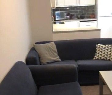 6 bedroom terraced house to rent - Photo 1