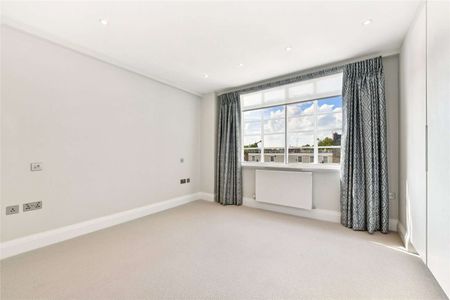 A bright and beautifully refurbished two bedroom apartment in a well run apartment block situated on Sloane Street. - Photo 4
