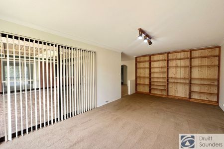 Large Family Home - Photo 2