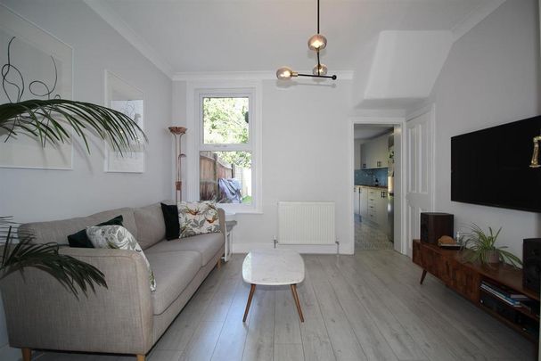 4 bedroom terraced house to rent - Photo 1