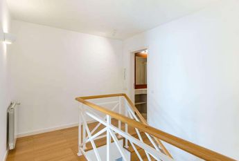 Apartamento T3 Duplex para arrendamento sem móveis no Alto de Santa Catarina, Algés
