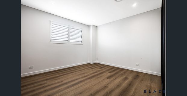 WELCOME TO LUXURY LIVING! - Photo 1