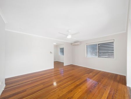 253 Anzac Avenue, Kippa-Ring QLD 4021 - House For Rent - $875 | Domain - Photo 2