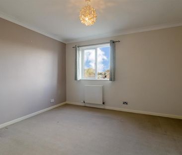 4 bedroom detached house to rent - Photo 6