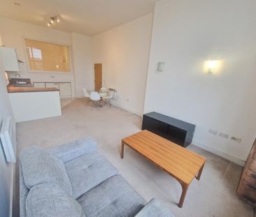 3 bedroom flat to rent - Photo 1