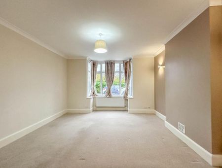 4 bedroom detached house to rent - Photo 2