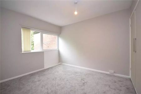 2 Bed Flat, Grove Court, LS6 - Photo 3