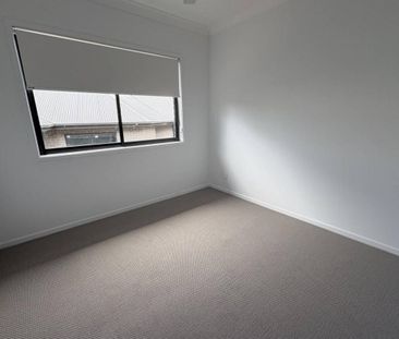 BRAND NEW 4 BEDROOM HOME! - Photo 3