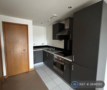 2 bedroom flat to rent - Photo 3