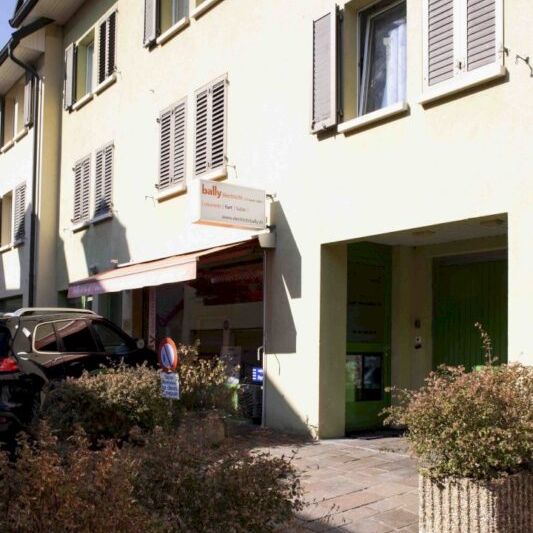 Au coeur de la ville, agréable appartement de 3 pièces dans les combles - Photo 1