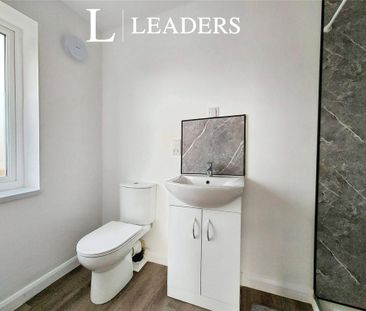 1 bedroom in a house share to rent - Photo 6