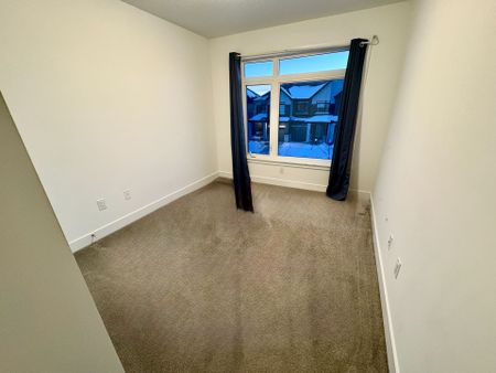 For Lease - 261 Finsbury Avenue, Stittsville - Munster - Richmond, Ontario - Photo 2