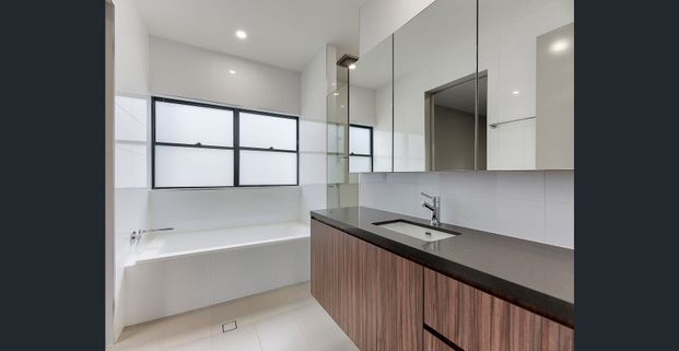 Spacious Executive in Blue Ribbon Precinct! - Photo 1