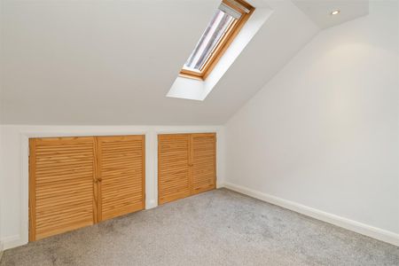 4 bed link detached house to rent in Hazeltree Grove, Solihull, B93 - Photo 4