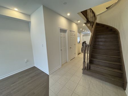 For Lease - 3945 Leonardo Street, Burlington, Ontario - Photo 4