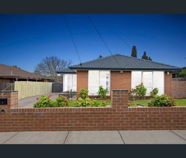 BEAUTIFULLY RENOVATED FAMILY HOME IN A CONVENIENT LOCATION! - Photo 2
