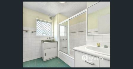 🏡Spacious 2-Bedroom Unit in the Heart of Milton! - Photo 4