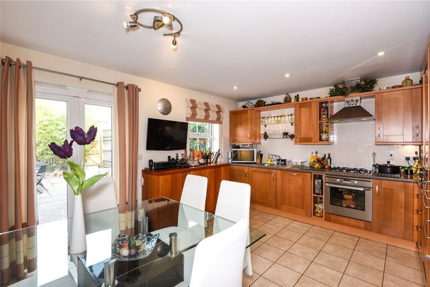 4 bedroom House in Rossby, Shinfield - Photo 1