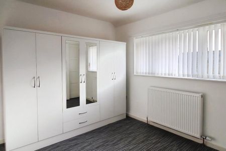 2 bedroom semi-detached house to rent - Photo 3