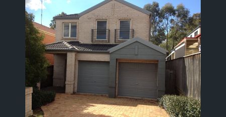 SPACIOUS FAMILY HOME IN A HANDY POSITION - Photo 3