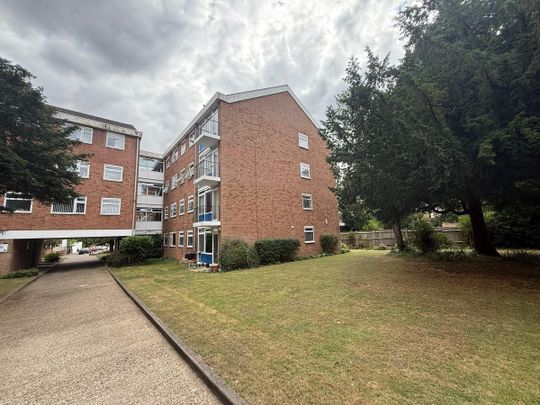 St Augustines Avenue, Croydon, CR2 6 - Photo 1