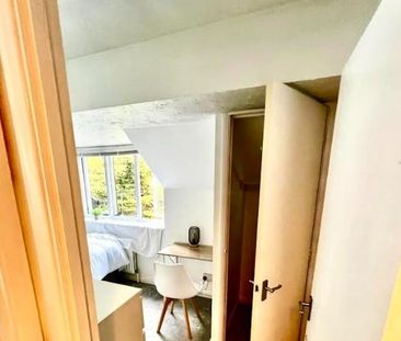 Room in a Shared Flat, Ashbourne Road, CR4 - Photo 3