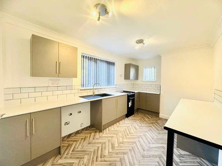 Elwell Crescent, Dudley, West Midlands, DY1 - Photo 5