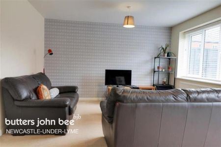 4 bedroom semi-detached house to rent - Photo 2