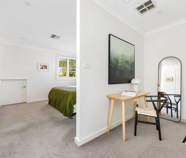 Stunning 4-Bedroom Family Home with Pool – Walk to Coogee Beach - Photo 6