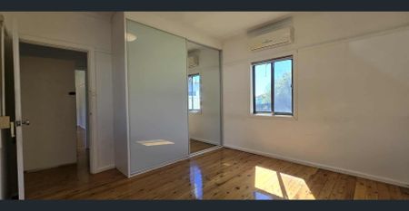 Modern Family Living - Photo 4