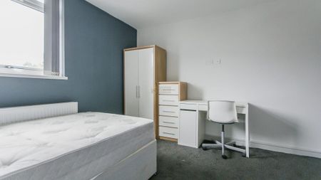 6 bedroom terraced house to rent - Photo 2