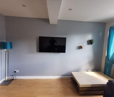 2 Bed Flat, Wallace St, G5 - Photo 2