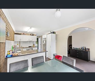 2/23 Beerburrum Street, Battery Hill, Qld 4551 - Photo 2