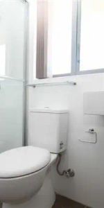 “Modern Studio next to shops and station.” - Photo 4