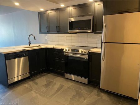 For Lease - 100 Bronte Road Unit# 305, Oakville, Ontario - Photo 3
