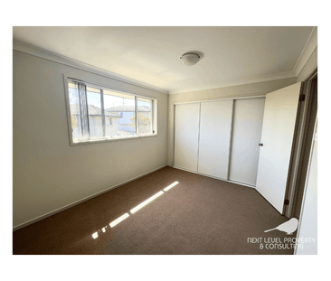 Spacious 2 Bedroom Townhouse - Photo 6
