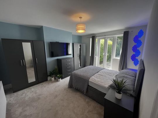 3 bedroom semi-detached house to rent - Photo 1