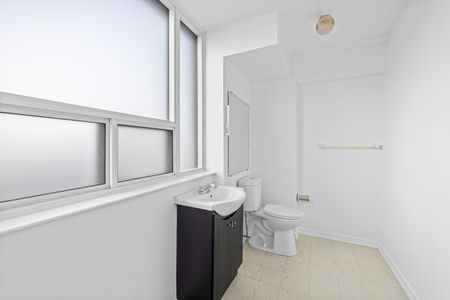 For Lease - 240 Markland Drive Unit# 909, Toronto, Ontario - Photo 5