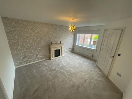 3 bedroom semi-detached house to rent - Photo 1