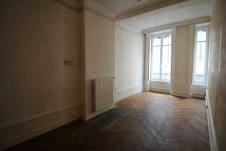 T3 meublé au coeur de lyon rue Grenette, Disponible courant décembre ! - Photo 3