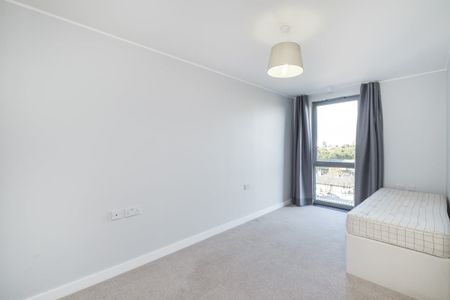 3 bedroom apartment to rent - Photo 4