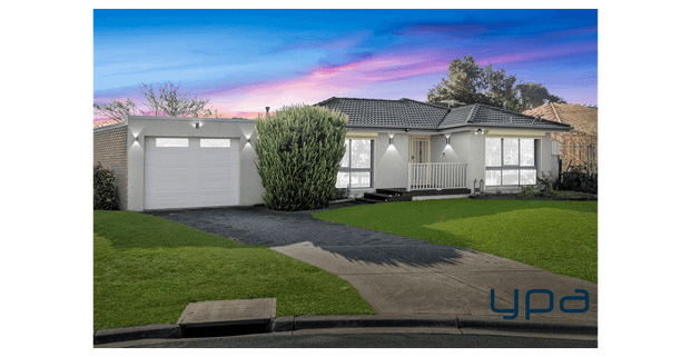 Immaculate Family Home Offering Comfort and Convenience !! - Photo 1