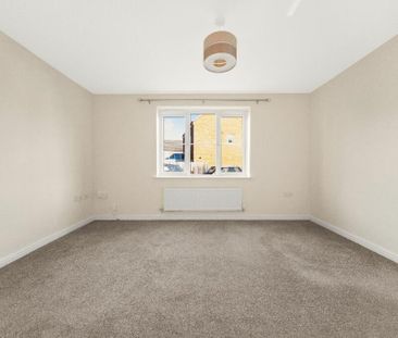 4 bedroom semi-detached house to rent - Photo 4