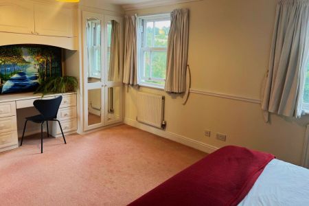 Lancaster Avenue, Guildford, Surrey, GU1 - Photo 5