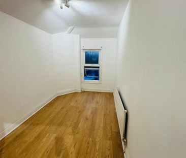 3 bedroom flat to rent - Photo 6