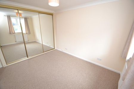 4 bedroom detached house to rent - Photo 3